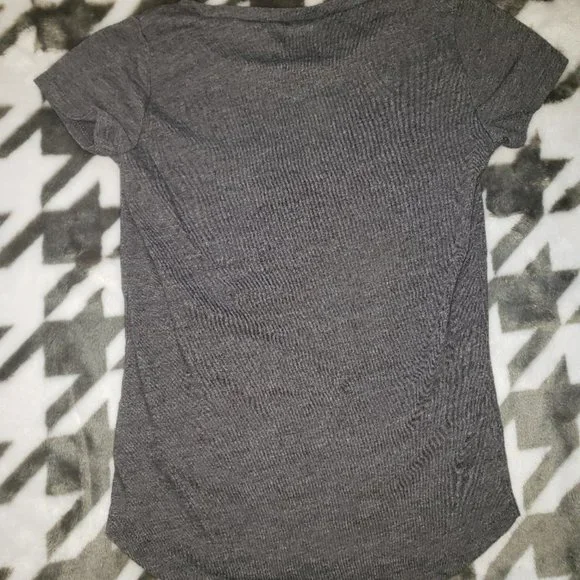 OLD NAVY SMILES CHANGE THE WORLD TEE SHIRT SIZE 6 - Picture 2 of 3